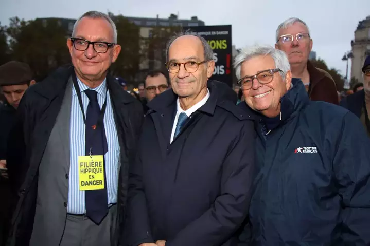 eric woerth pressenti pour prendre la direction du pmu, une nomination qui suscite l'attention dans le monde des courses hippiques et des paris.